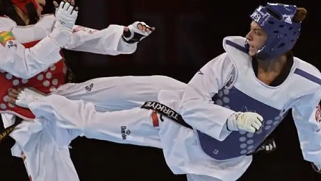 VANLI VURDU DÜNYA DURDU