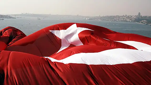 100 gemiyle Cumhuriyet selamı