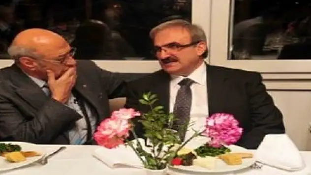 VAN VALİSİNİ  KAYBETTİ