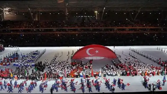 AKDENİZ  OYUNLARI  AÇILIŞI  NEFES  KESTİ