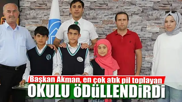 Başkan Akman, en çok atık pil toplayan okulu ödüllendirdi
