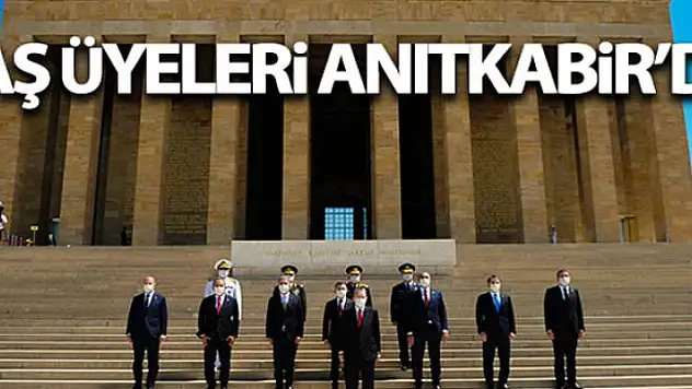 YAŞ üyeleri Anıtkabir'de