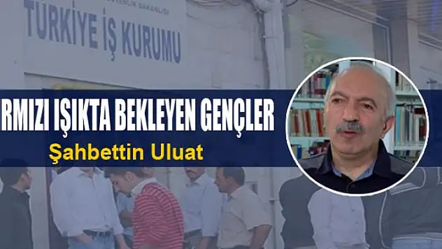 KIRMIZI IŞIKTA BEKLEYEN GENÇLER