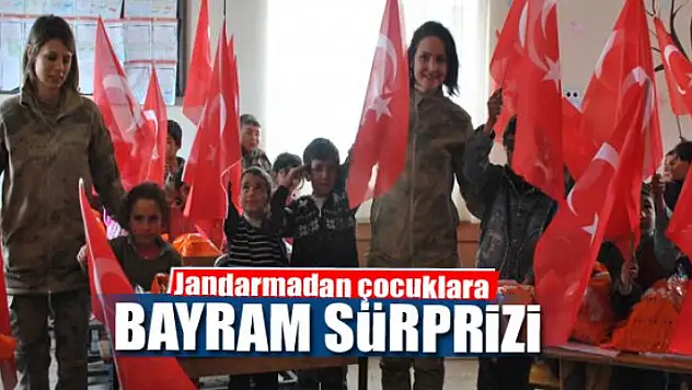 Jandarmadan çocuklara bayram sürprizi