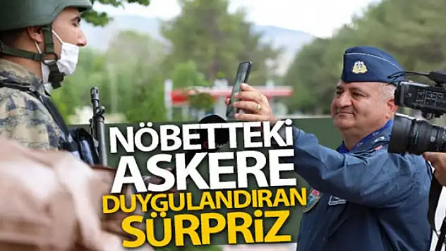 Nöbetteki askere komutanın sürprizi duygulandırdı