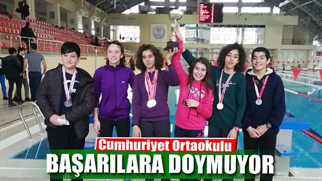 Cumhuriyet Ortaokulu başarılara doymuyor