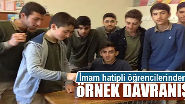 İmam hatipli öğrencilerinden örnek davranış