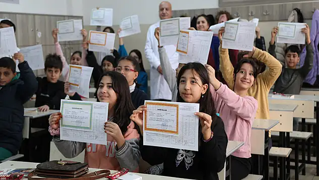 20 milyon öğrenci yaz tatiline girecek