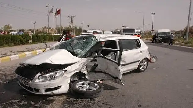 İpekyolu'nda Trafik Kazası, 5 Yaralı
