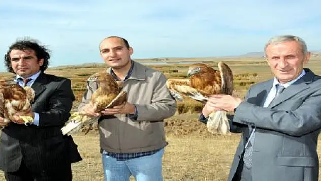 ÖZGÜRLÜĞE YENİDEN KANAT ÇIRPTILAR