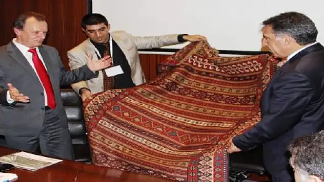 VİYANA'DAN VAN'A MESAJ