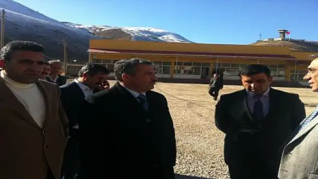 AK PARTİ'DEN SARAY VE ÖZALP'A ÇIKARMA