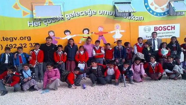 ATEŞBÖCEĞİ GEZİCİ TIR'I ERCİŞ'TE