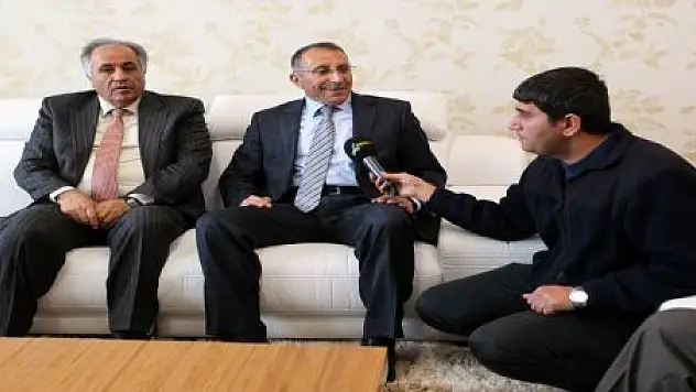 ABİ'DEN VAN TV'YE ZİYARETİ