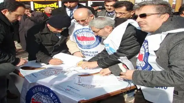 ÖZGÜRLÜK İÇİN İMZA KAMPANYASI