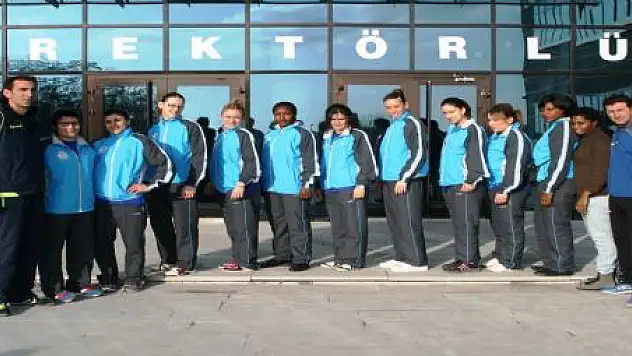 Hentbolcular rektörden destek istedi