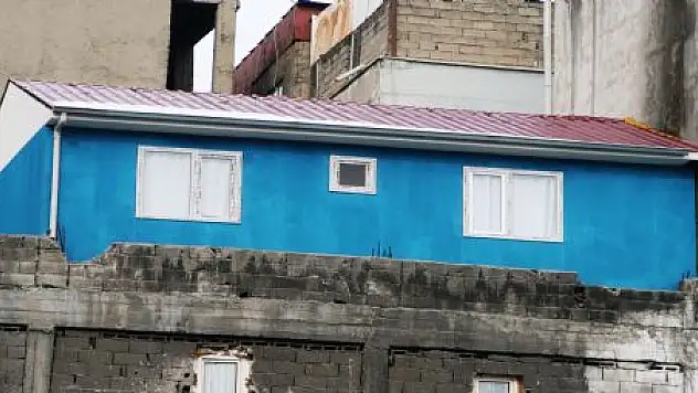 BİNA ÜSTÜNE EV YAPTILAR