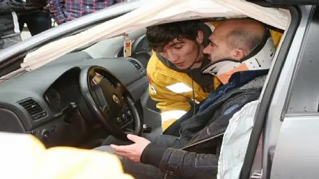 TRAFİK KAZASI: 2 YARALI