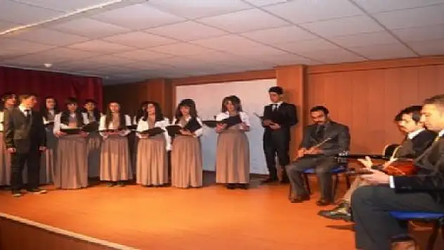 ÇALDIRAN'DA MEHMET AKİF ERSOY ANILDI