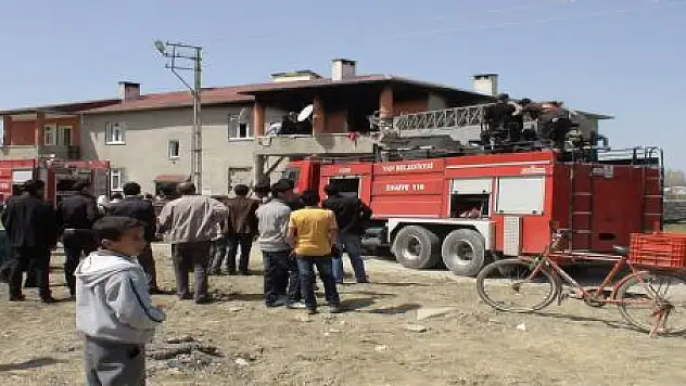 VAN'DA YANGIN: 1 ÖLÜ, 3 YARALI