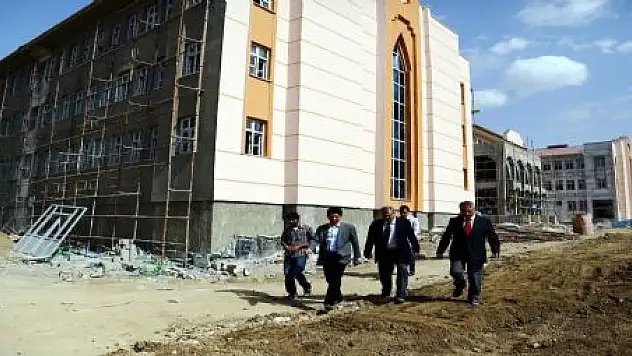 OKUL İNŞAATLARI HIZLA YÜKSELİYOR