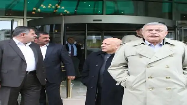 AKİL İNSANLAR HAKKARİ'YE GİTTİ