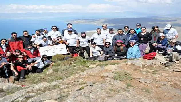 '10 zirveye, 10 zirve kutu'