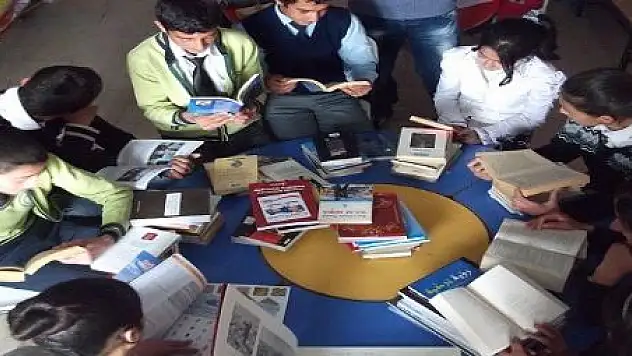 ANITTEPE OKULUNA KİTAP YARDIMI