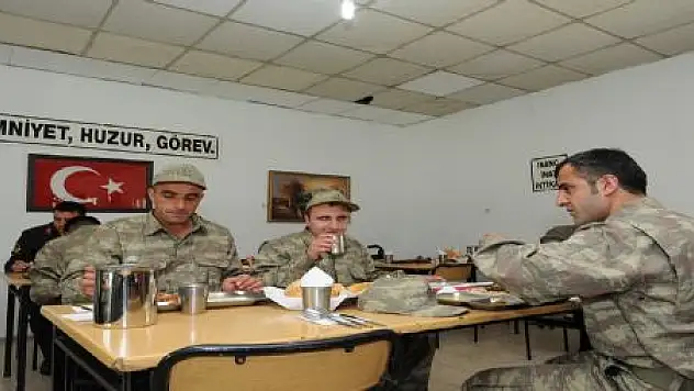 ENGELLİLER BİR GÜNLÜK ASKERLİK YAPTI