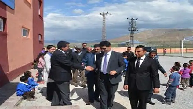 YILDIRIM'DAN KÖY OKULLARINA ZİYARET