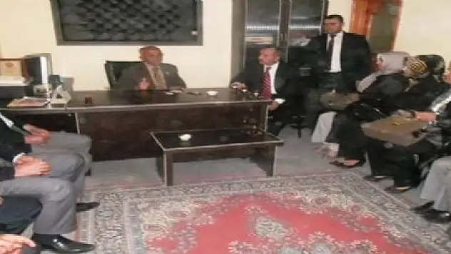 AK PARTİ'DEN ENGELLİLERE ZİYARET