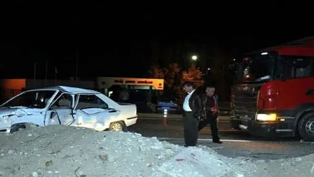 ERCİŞ'TE TRAFİK KAZASI 1 ÖLÜ 7 YARALI