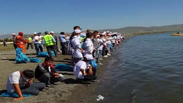 VAN GÖLÜ'NÜ ARTIK KİRLETMEYİN