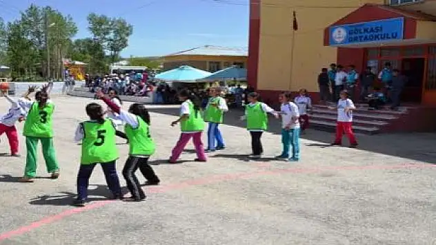 ÇİÇEKLİ BELEDİYESİ'NDEN HENTBOL TURNUVASI