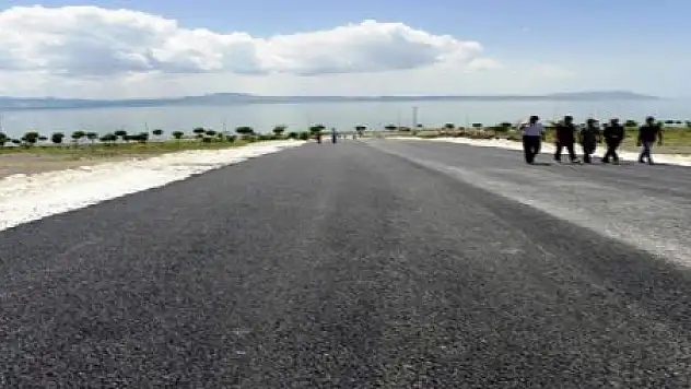 KONUTLAR ASFALTLA BULUŞTU