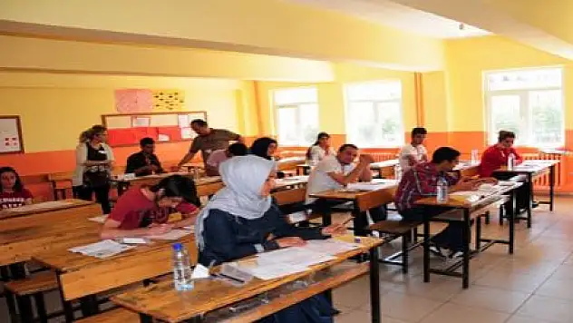 VANLI ÖĞRENCİLER LYS'DE TER DÖKTÜ