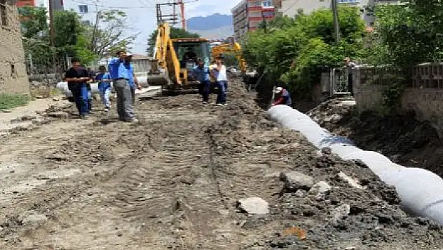 BELEDİYE'DEN HUMMALI ÇALIŞMA