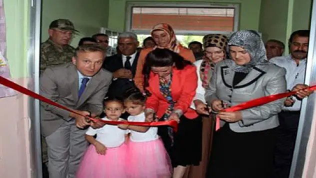 MURADİYE'DE HEM YIL SONU SERGİSİ