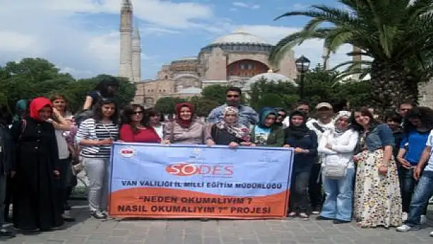 VANLI ÖĞRENCİLER İSTANBUL'U GEZDİ