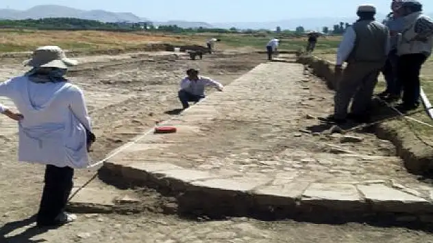 VAN SOKAKLARI GÜN YÜZÜNE ÇIKARILIYOR