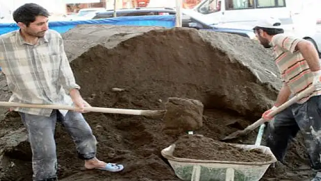 RAMAZAN'DA YARIM GÜN ÇALIŞIYORLAR