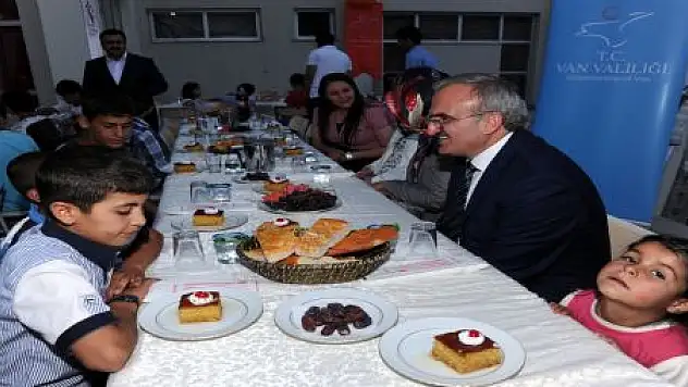 VALİ KARALOĞLU İFTARINI ÇOGEM'DE AÇTI