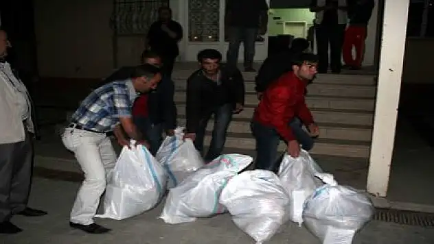 BAŞKALE'DE 150 AİLEYE GIDA YARDIMI