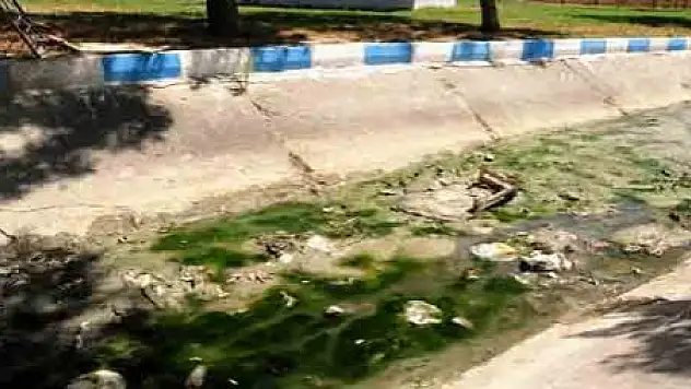 ŞAMRAN KANALI ÇÖPLÜĞE DÖNDÜ