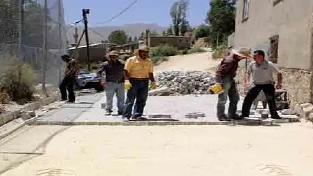 BAŞKALE BELEDİYESİ'NDEN PARKE ÇALIŞMASI