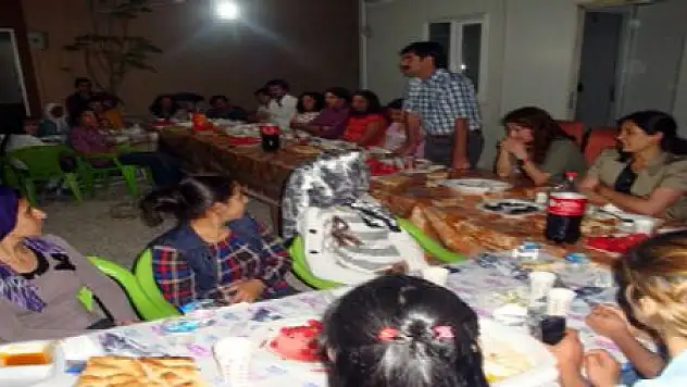 KAYA BAYANLARLA İFTAR AÇTI