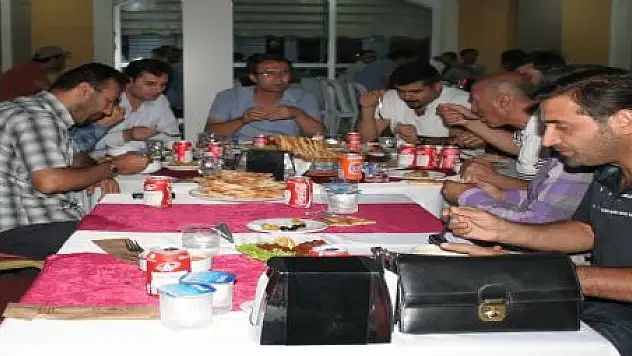 GAZETE TEMSİLCİLERİ İFTARDA BULUŞTU