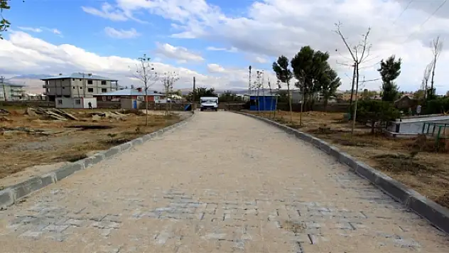 MEZARLIKLARIN PEYZAJ ÇALIŞMALARI TAMAMLANDI