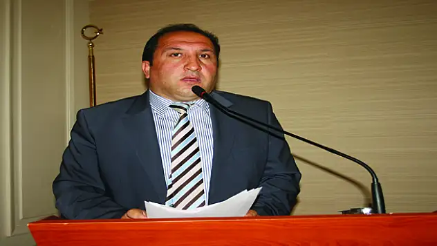 YILMAZ KILIÇ EDREMİT E  ÇILGIN PROJELERLE ADAY