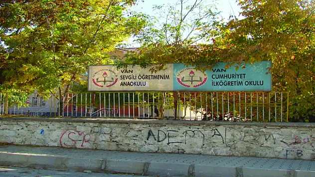 Cumhuriyet Bayramını buruk kutluyorlar